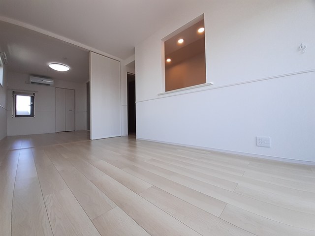 レジデンス　ＹＵＴＡＫＡ リビング