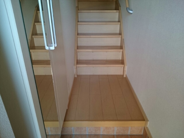 ベッラカ－サ 玄関