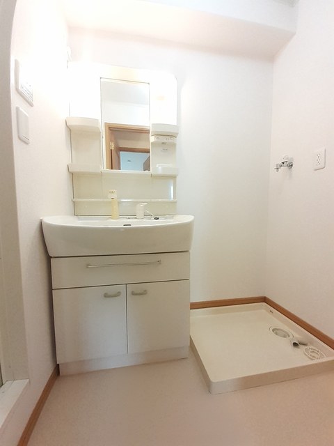 ＲＩＶＥＲＳＩＤＥ　ＣＯＵＲＴ その他1