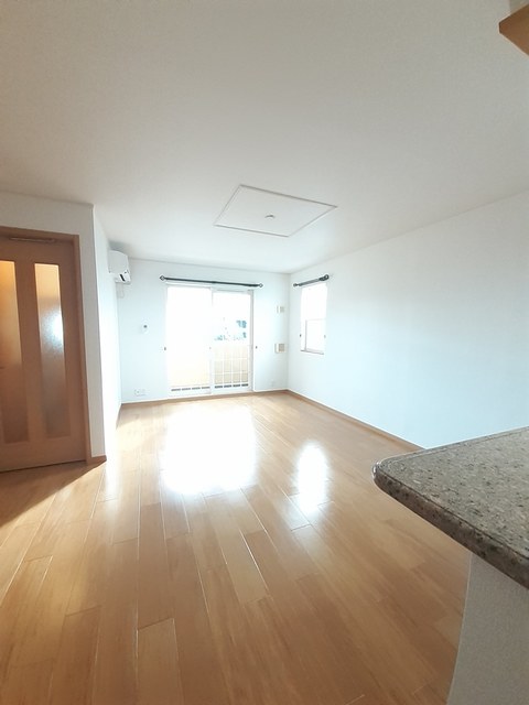 ＲＩＶＥＲＳＩＤＥ　ＣＯＵＲＴ リビング