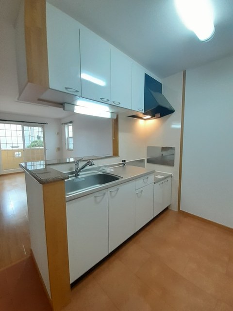 ＲＩＶＥＲＳＩＤＥ　ＣＯＵＲＴ キッチン