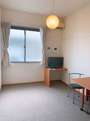 レオパレスオアシス山手 リビング