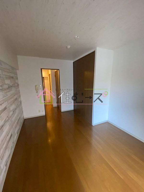 ルミエ新大阪 リビング