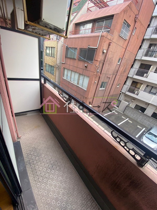 ルミエ新大阪 ベランダ