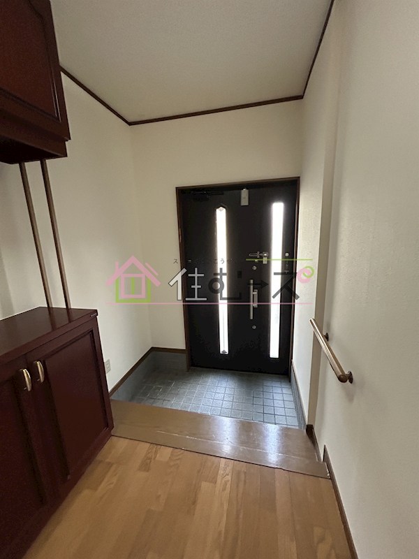 清水五丁目戸建 玄関