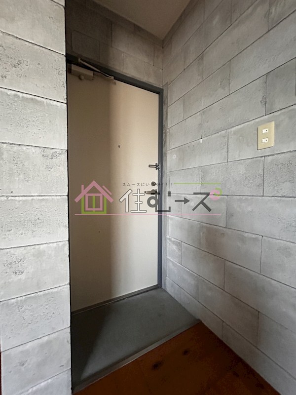 CINQ APARTMENT 玄関