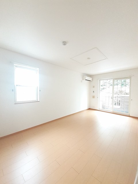 ハミング・バード リビング