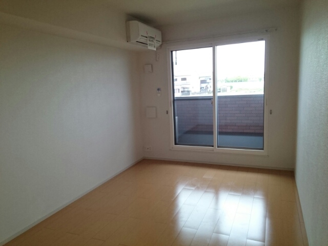 サンシャイン　ガーデン リビング