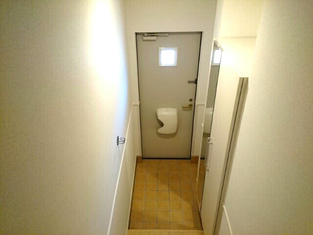 クリステル宝塚 玄関