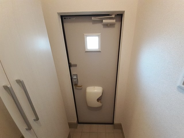 メゾン　ド　ソレアード 玄関