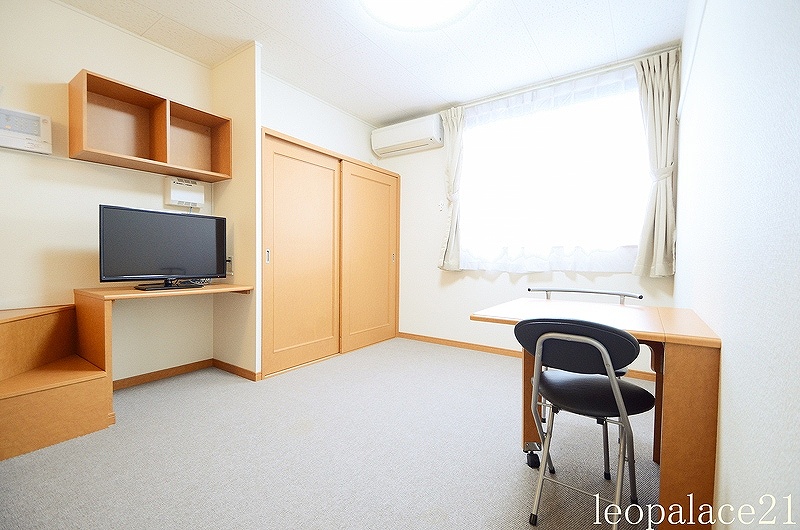 レオパレスコンフォート ベッドルーム