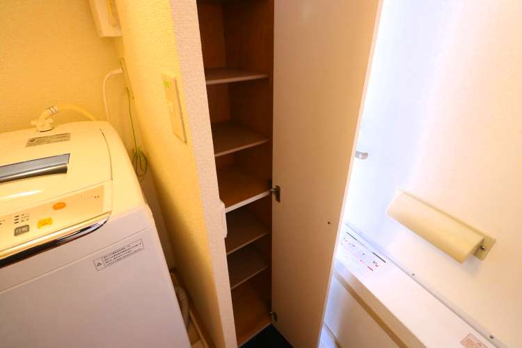 レオパレスルーメット中之茶屋 玄関