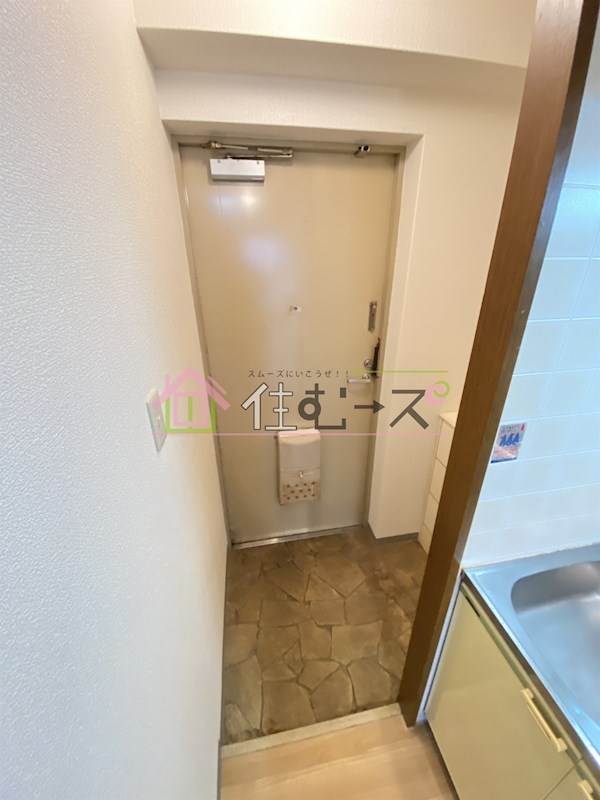 フィアスコート南津守 玄関