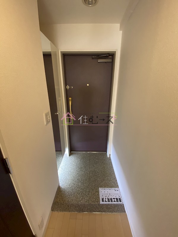 クラウンハイム本町EAST 玄関