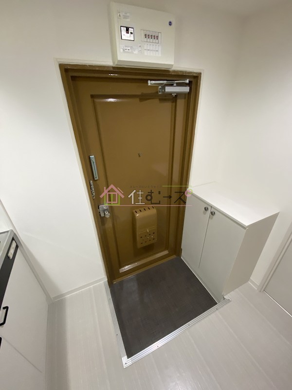 レガーレ谷町 玄関