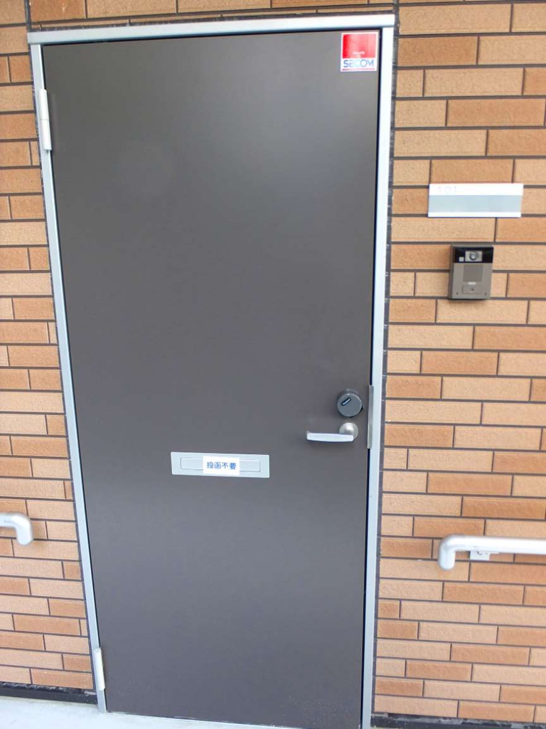 レオネクストすずらん荘 玄関