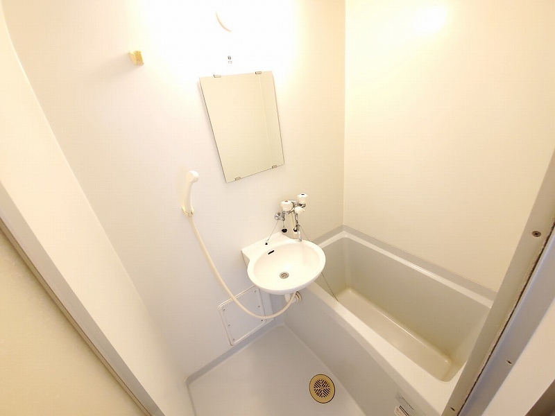 レオパレスＣｒｅｓｔ 風呂画像