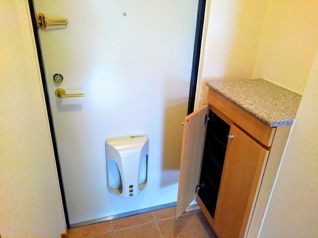 ハピネス浦江 玄関