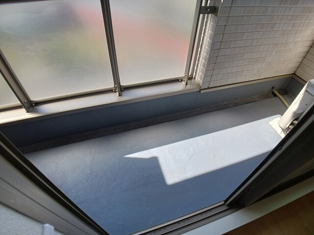 Ｙ・Ｙ・Ｙ　－　２２ ベランダ