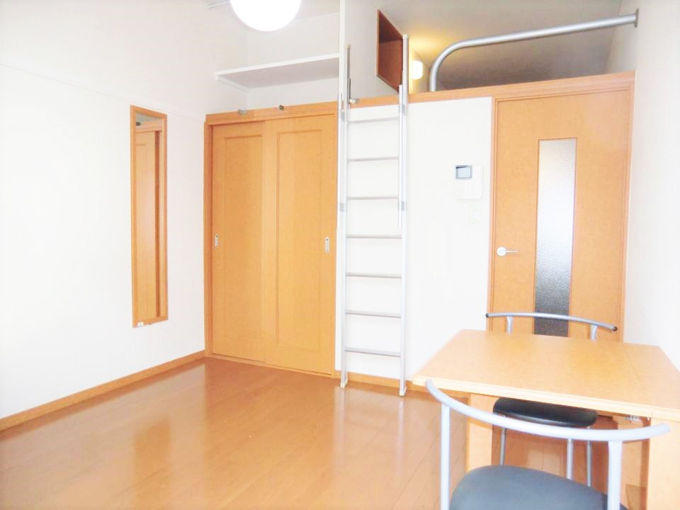 レオパレスｐａｔａｔａ リビング