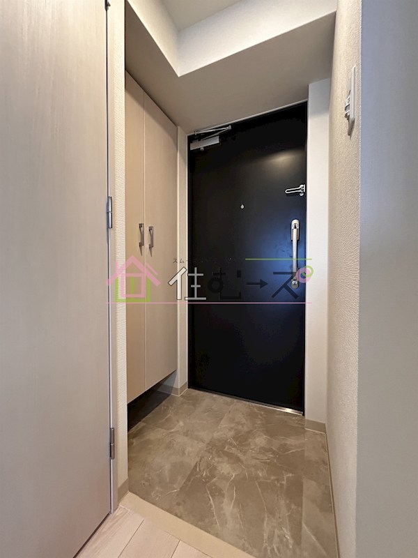 フォーリアライズ難波リアン 玄関