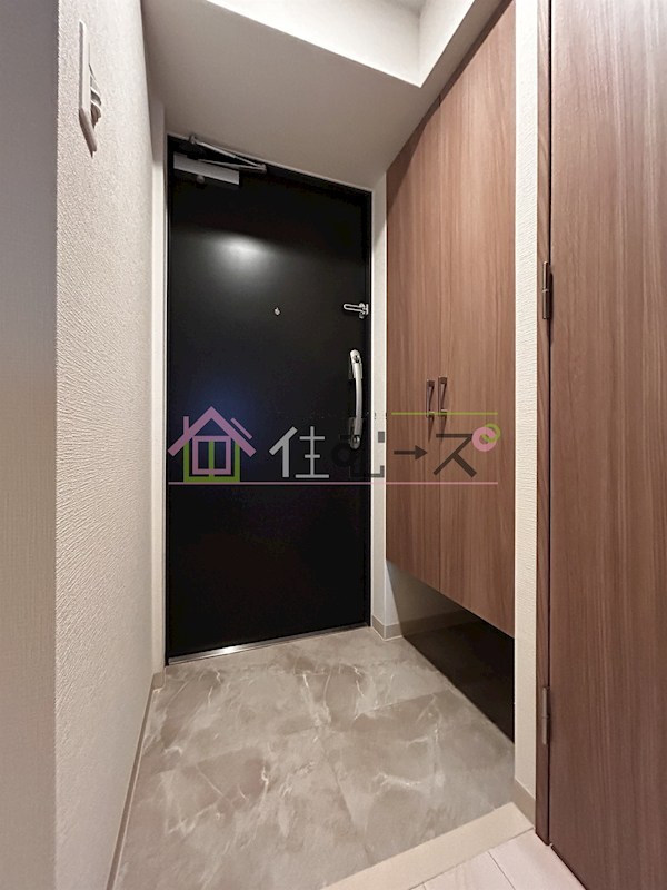 フォーリアライズ難波リアン 玄関