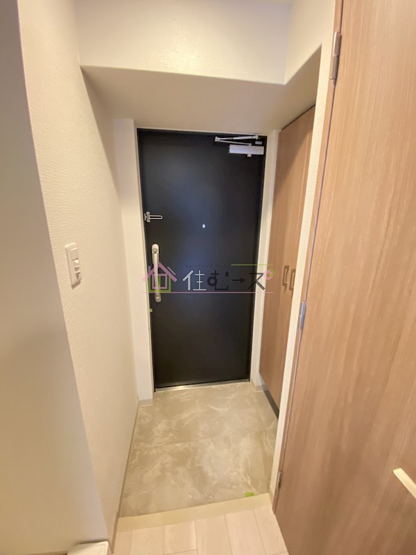 フォーリアライズ難波リアン 玄関