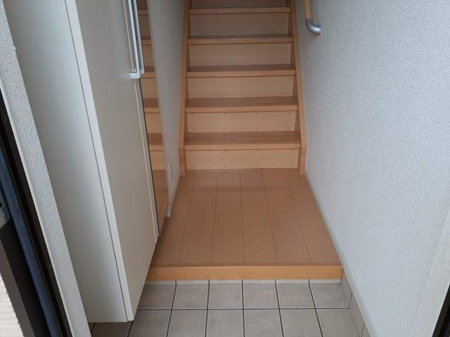 ヴィラ・カンナミ 玄関