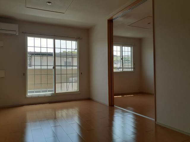 ヴィラ・カンナミ リビング