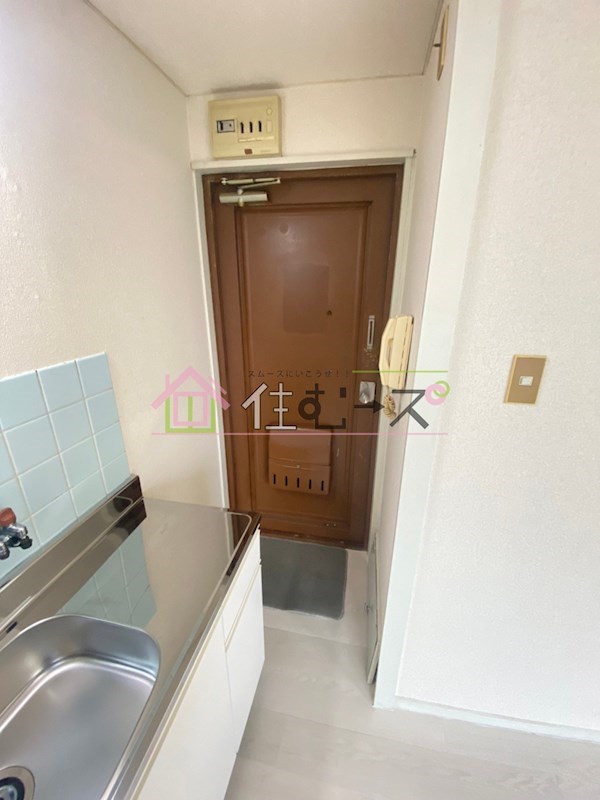 大栄興産ビル 玄関