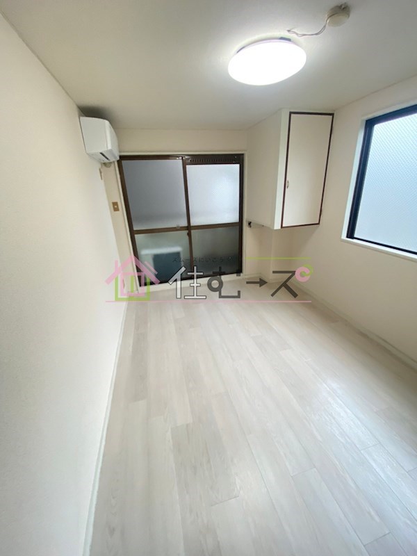 大栄興産ビル ベッドルーム