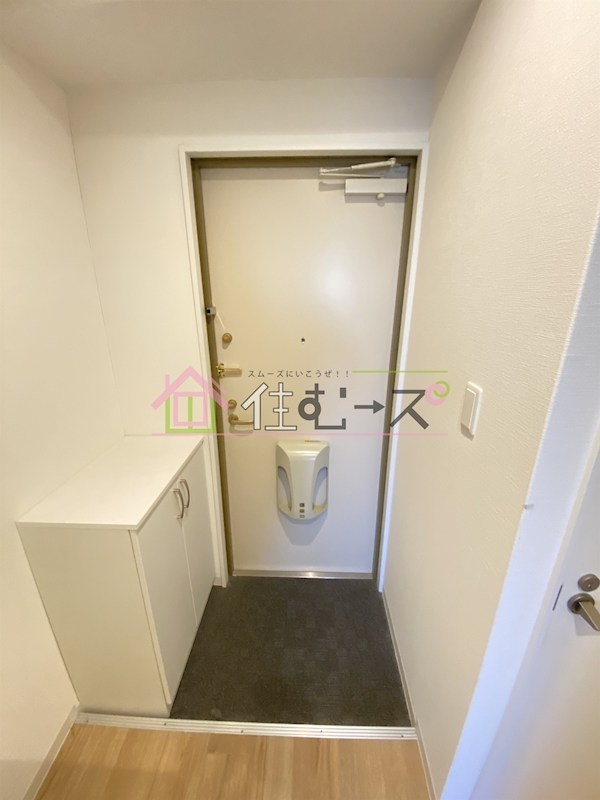 みおつくし岸里Ⅱ 玄関