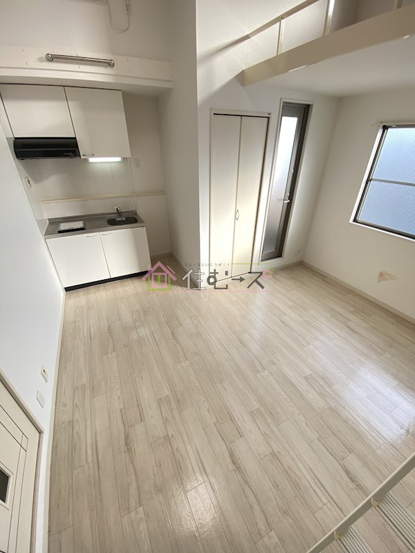 ハイステージ丸和 リビング