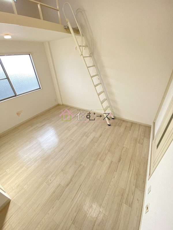 ハイステージ丸和 ベッドルーム