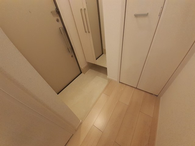 サンプラザ金剛 玄関