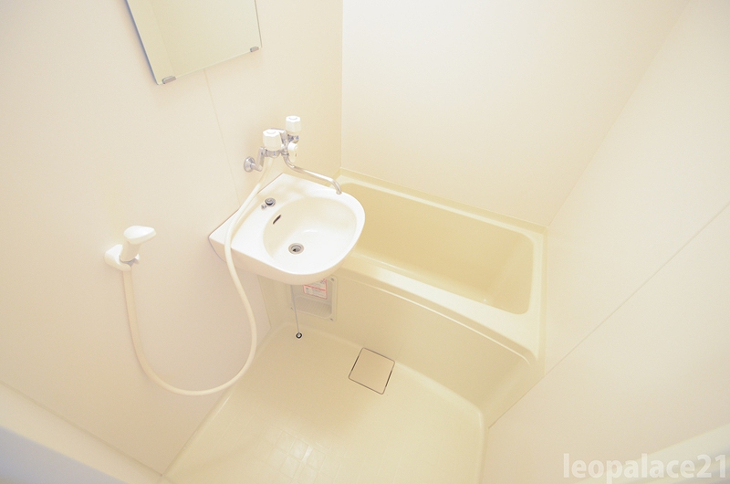 レオパレスフジ 風呂画像
