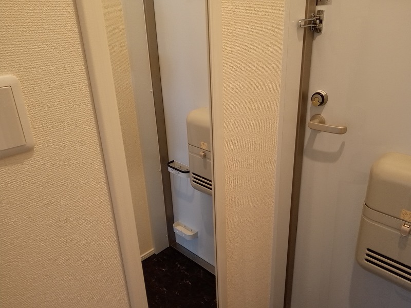 レオネクストななみ 玄関