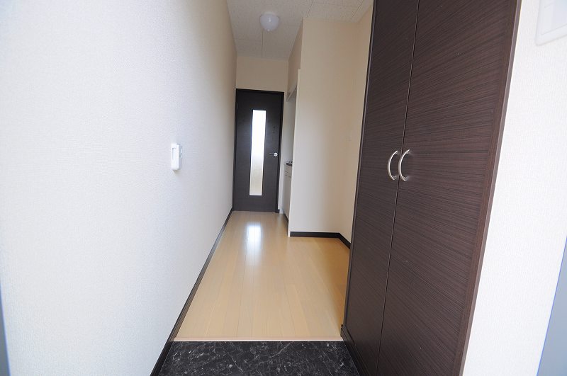 レオネクストモンブルー木部 玄関