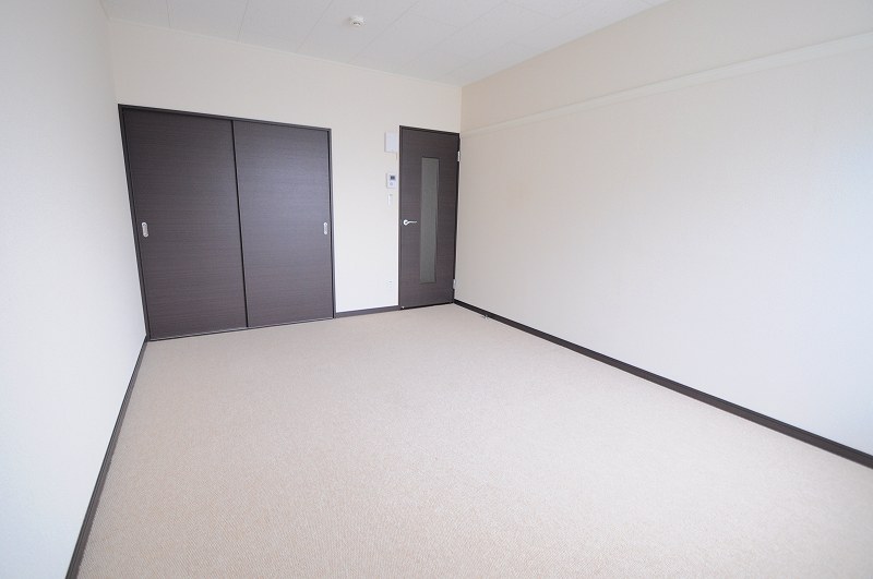 レオネクストモンブルー木部 リビング