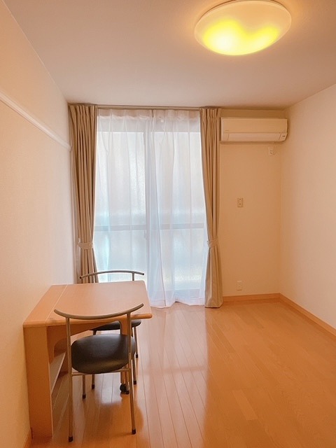 レオパレス鳴尾Ｂ リビング