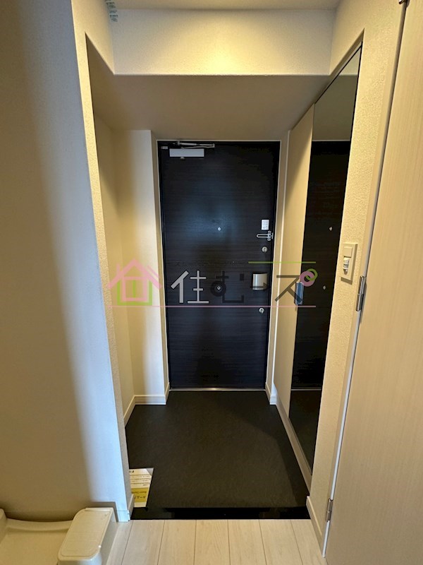 アドバンス大阪セレーノ 玄関