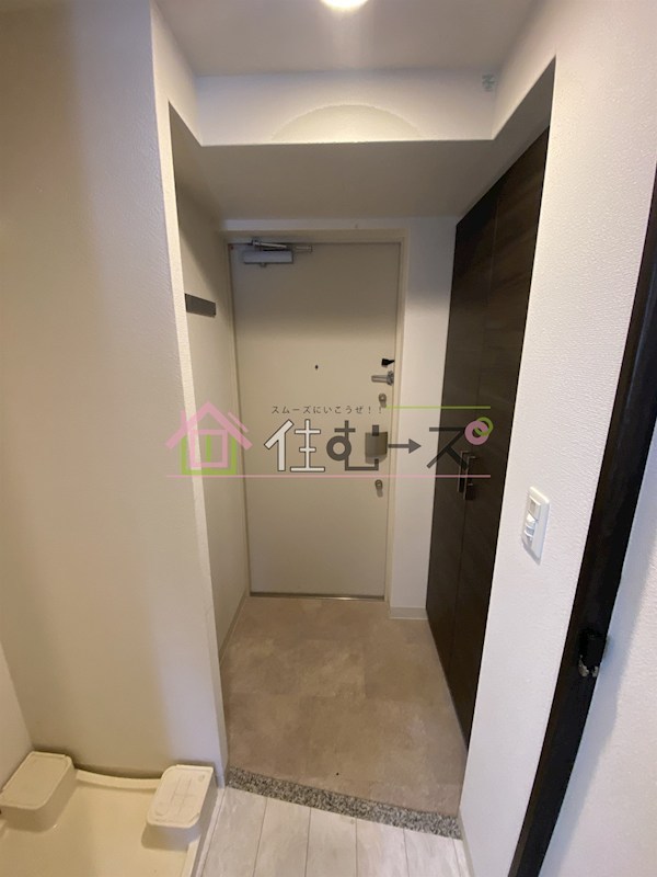 エステムコート難波Vブロード 玄関