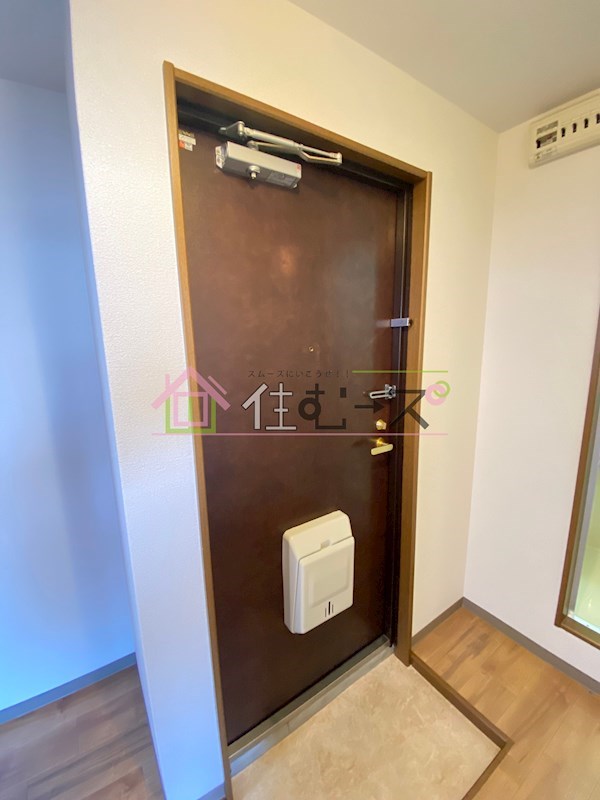 ドエル南森町 玄関