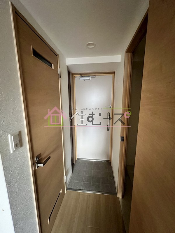 セゾンラトゥール新今里 玄関