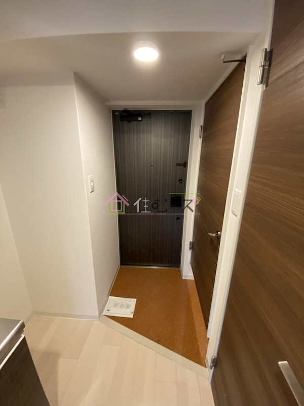 ワールドアイ梅田WEST 玄関