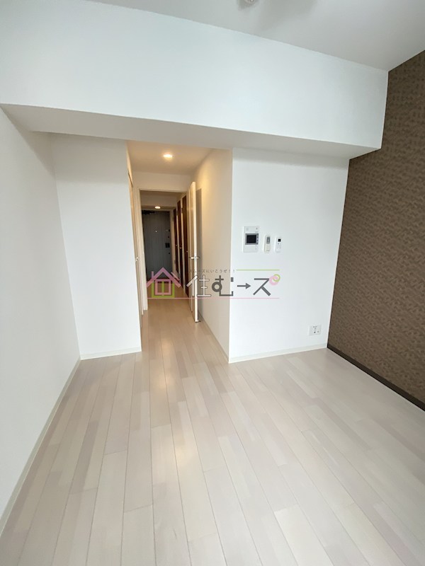 ワールドアイ梅田WEST リビング