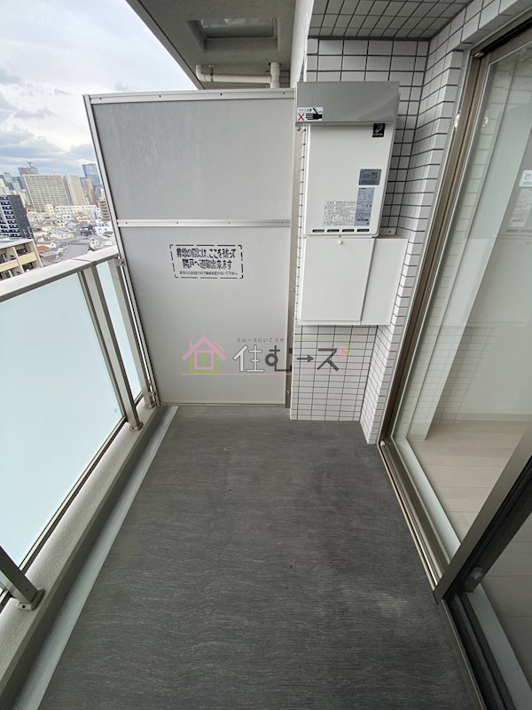 ワールドアイ梅田WEST ベランダ