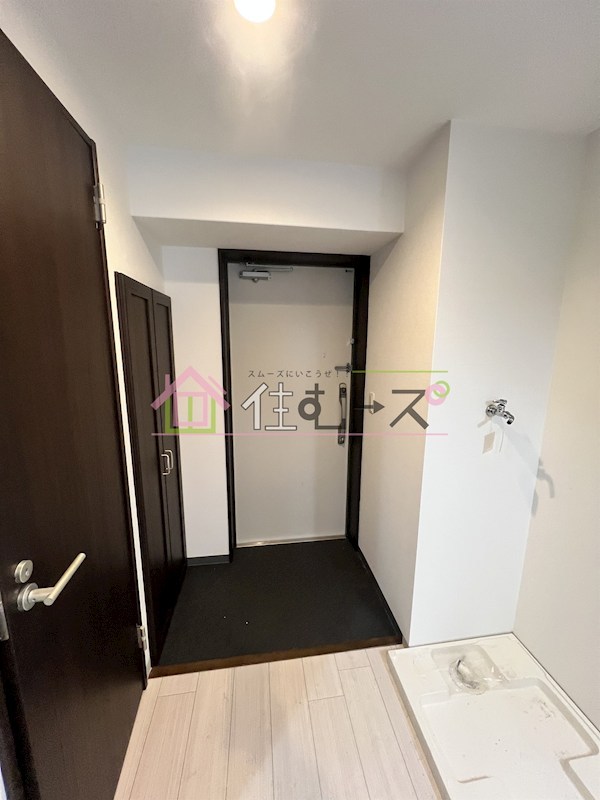 オズレジデンス今里NORTH 玄関