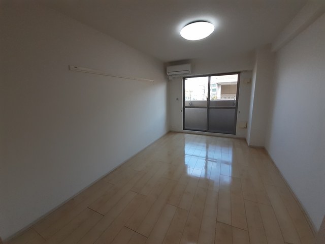 カルム リビング