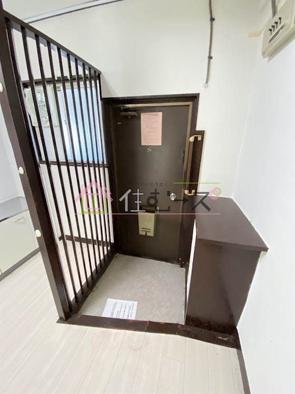 パレス帝塚山 玄関